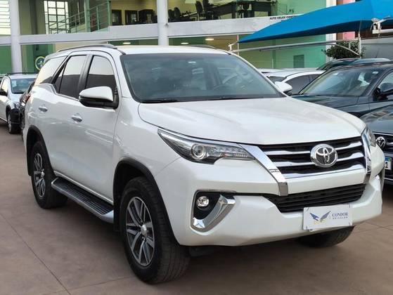 TOYOTA HILUX SW4 2.8 SRX 4X4 16V TURBO INTERCOOLER DIESEL 4P AUTOMÁTICO TOYOTA HILUX SW4 2.8 SRX 4X4 16V TURBO INTERCOOLER DIESEL 4P AUTOMÁTICO
